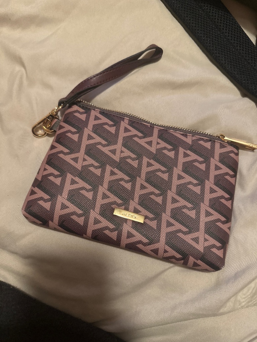 Aldo wristlet